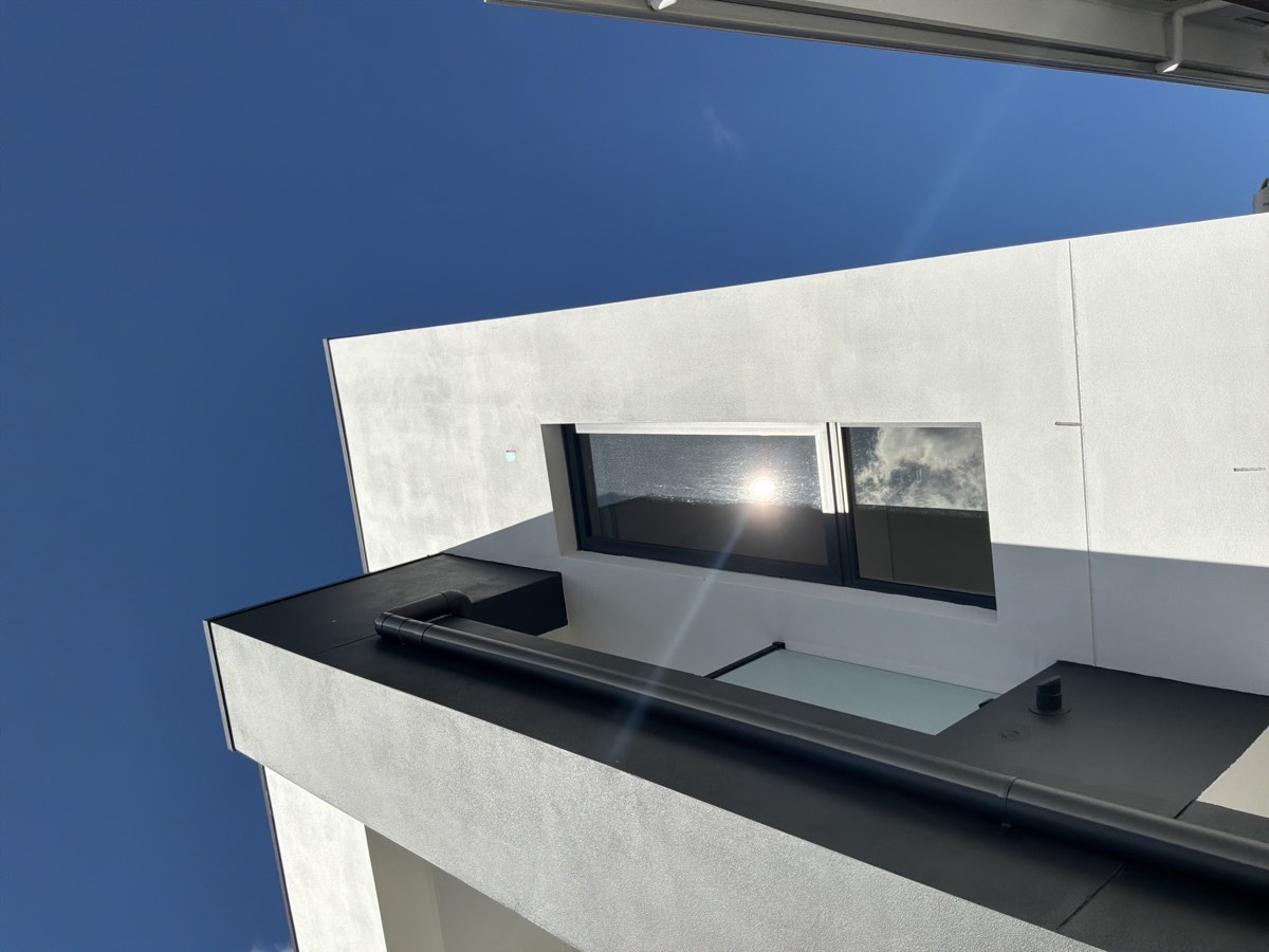 Render final coat outstanding, Riverstone